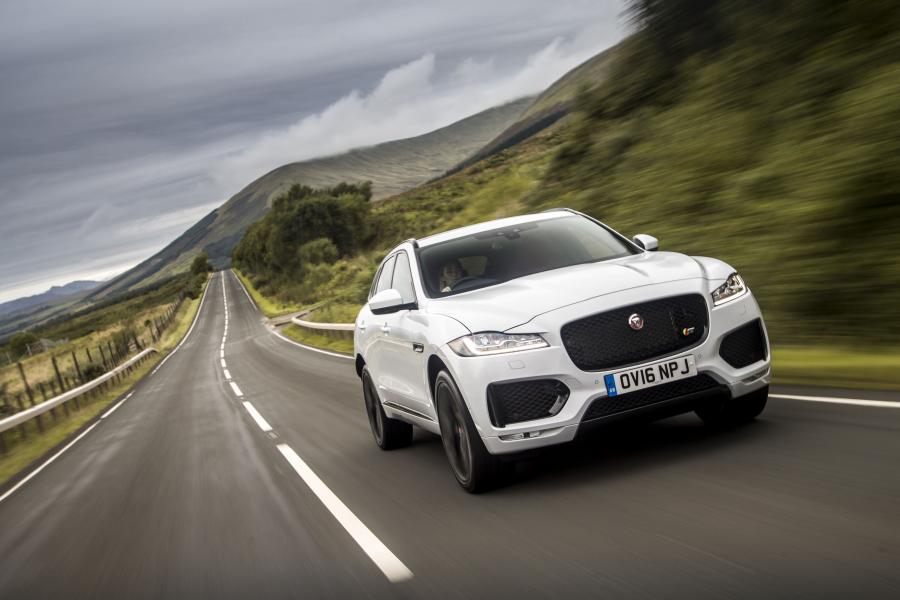  Jaguar F-Pace S 30d AWD 2016 года  (UK) (фото 9 из 30)
